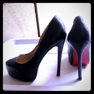 platform pumps with red bottom